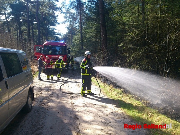Bosbrand aan de Bosrandweg in Dalfsen