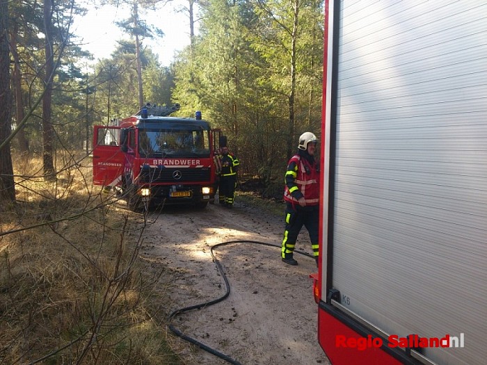 Bosbrand aan de Bosrandweg in Dalfsen - Foto: Robert Bril
