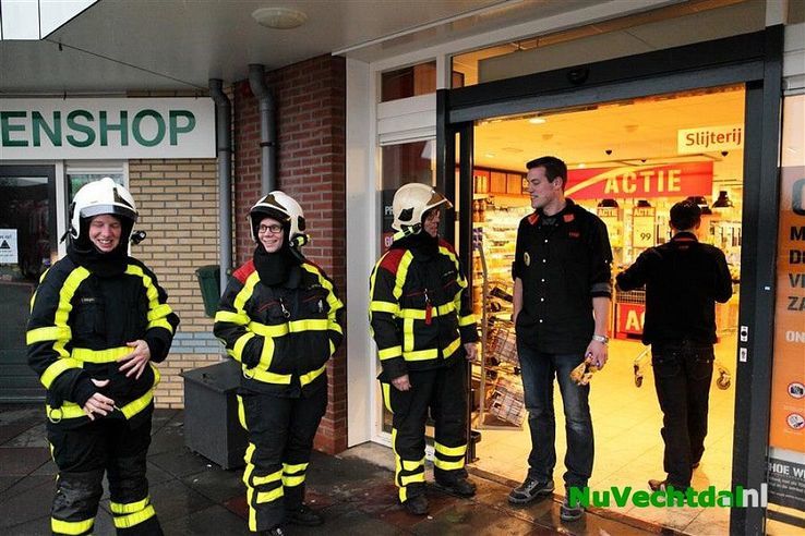 Brandweer Lemelerveld rukt uit naar brandmelding COOP - Foto: Martin Zwakenberg