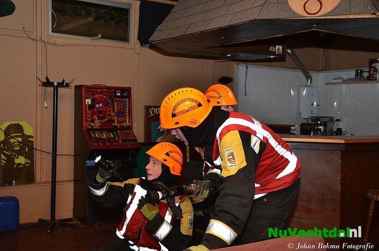 Jeugdbrandweer Dalfsen oefent bij Scouting Dalfsen - Foto: Johan Bokma