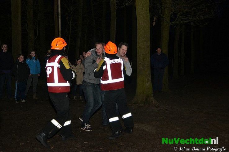 Jeugdbrandweer Dalfsen oefent bij Scouting Dalfsen - Foto: Johan Bokma