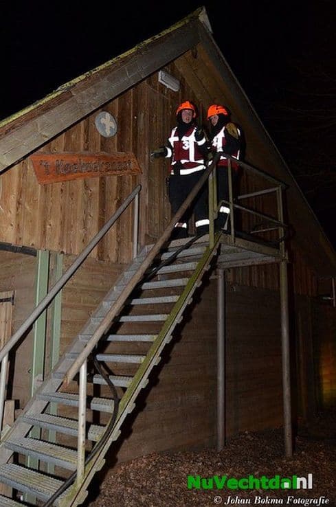 Jeugdbrandweer Dalfsen oefent bij Scouting Dalfsen - Foto: Johan Bokma