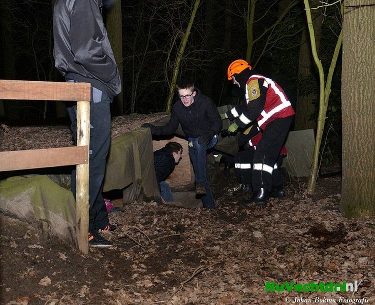 Jeugdbrandweer Dalfsen oefent bij Scouting Dalfsen - Foto: Johan Bokma
