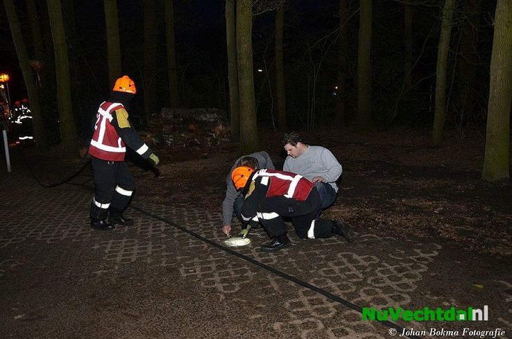 Jeugdbrandweer Dalfsen oefent bij Scouting Dalfsen - Foto: Johan Bokma