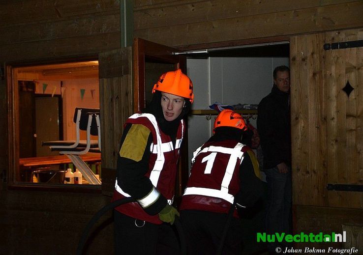 Jeugdbrandweer Dalfsen oefent bij Scouting Dalfsen - Foto: Johan Bokma
