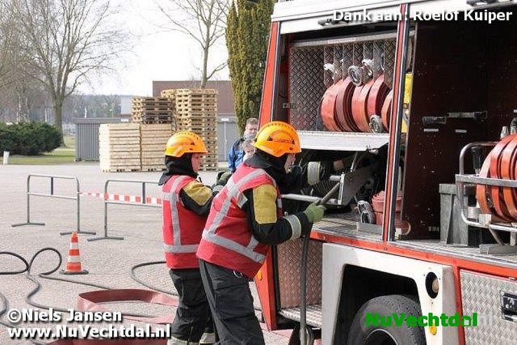 Foto’s Aspiranten Jeugdbrandweer Dalfsen in Nijverdal - Foto: Roelof Kuiper