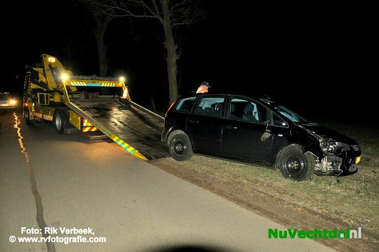 Voetganger zwaar gewond na ongeval in Witharen - Foto: Rik Verbeek