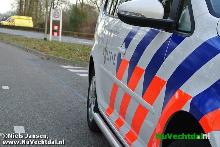 Ongeval tussen fietser en personenauto kasteel Dalfsen - Foto: Niels Jansen