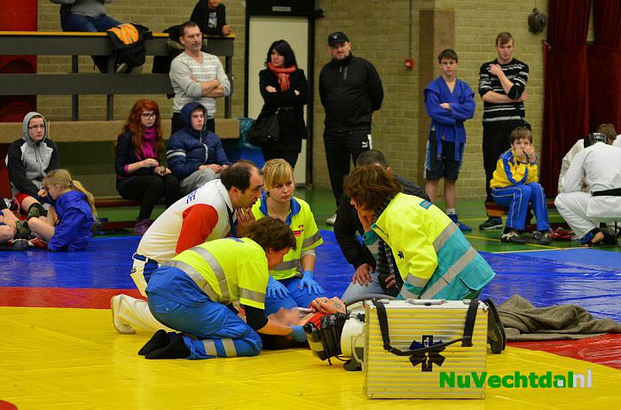 Jongen loopt letsel op tijdens Sambo toernooi Dalfsen - Foto: Johan Bokma