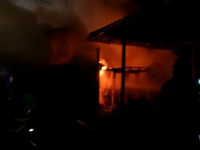 Woning aan de Stoevenweg in Heino door brand verwoest - Foto: Dalfsenaartje