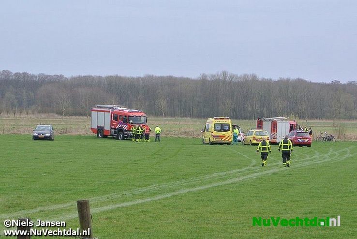 Update: Paraglider dodelijk verongelukt aan de Vecht bij Dalfsen - Foto: Niels Jansen