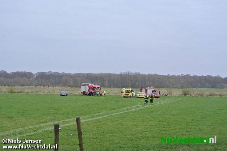 Update: Paraglider dodelijk verongelukt aan de Vecht bij Dalfsen - Foto: Niels Jansen