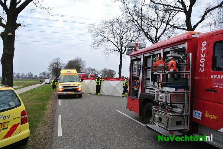 Twee gewonden bij forse aanrijding Dedemsweg Dalfsen - Foto: Niels Jansen
