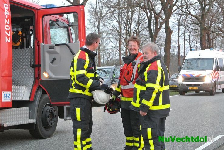 Twee gewonden bij forse aanrijding Dedemsweg Dalfsen - Foto: Niels Jansen