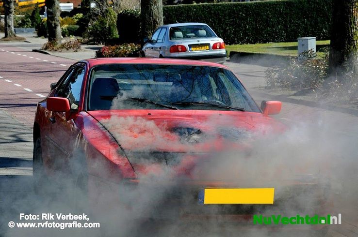 Auto total loss na brand Hardenbergerweg Ommen - Foto: Rik Verbeek