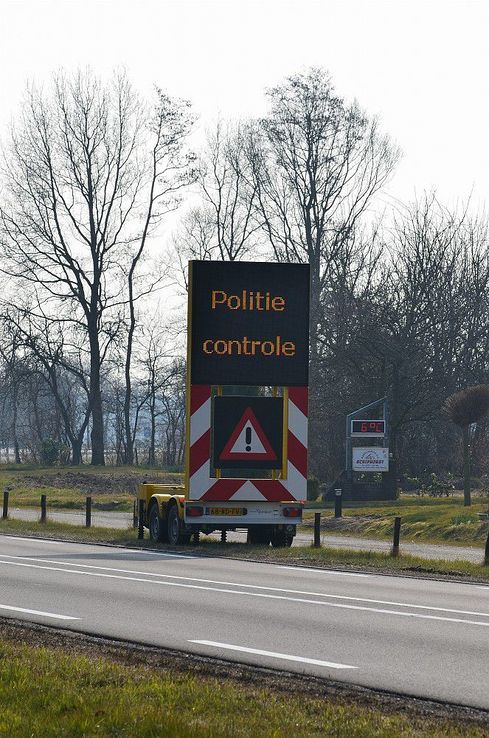 Grote verkeerscontrole aan de Hessenweg bij Oudleusen - Foto: Johan Bokma