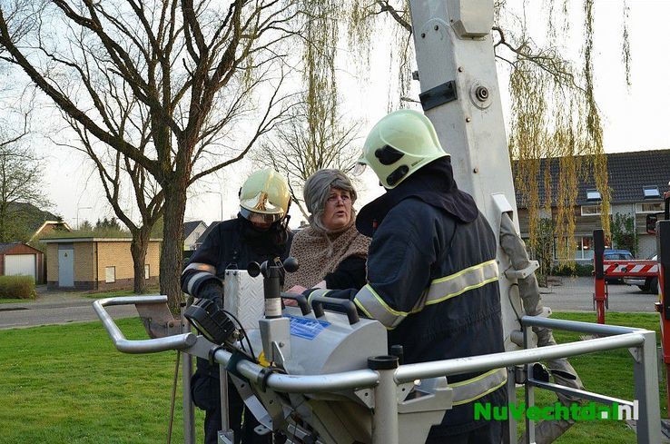Beelden brandweeroefening Hulstkampen Nieuwleusen - Foto: Johan Bokma