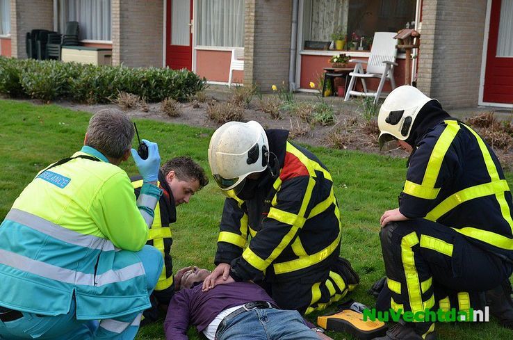 Beelden brandweeroefening Hulstkampen Nieuwleusen - Foto: Johan Bokma