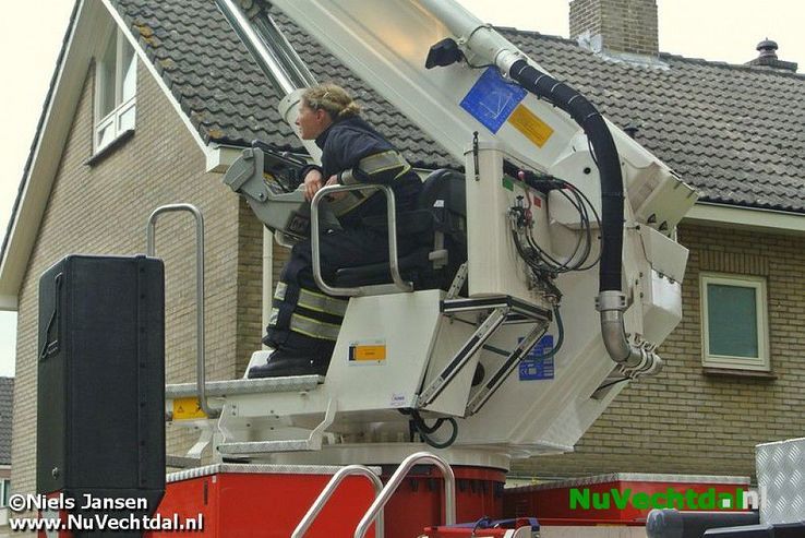 Video: Schoorsteenbrand Wilhelminastraat Dalfsen - Foto: Niels Jansen
