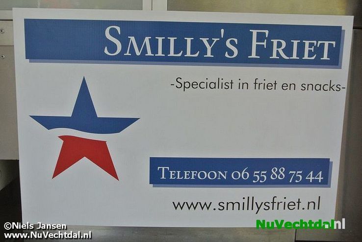 Nieuwe mobiele snackbar in Dalfsen, Smilly’s Friet! - Foto: Niels Jansen