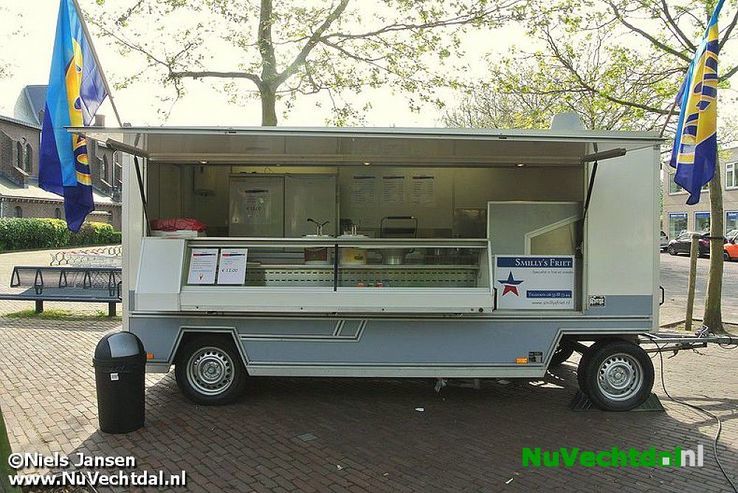 Nieuwe mobiele snackbar in Dalfsen, Smilly’s Friet! - Foto: Niels Jansen