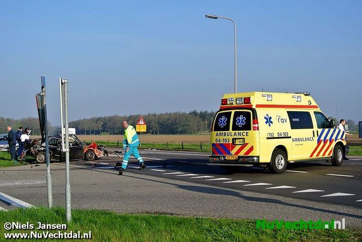 VIDEO: Zwaar ongeval op oversteek Hessenweg Dalfsen - Foto: Niels Jansen