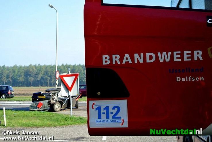 VIDEO: Zwaar ongeval op oversteek Hessenweg Dalfsen - Foto: Niels Jansen