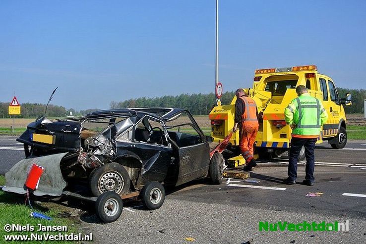 VIDEO: Zwaar ongeval op oversteek Hessenweg Dalfsen - Foto: Niels Jansen