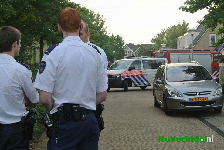(VIDEO) Man vermoord in flatwoning Engberserf Dalfsen - Foto: Niels Jansen