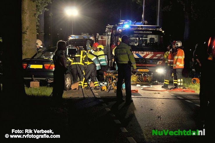 UPDATE Bestuurder bekneld Eshuisweg Nieuwleusen - Foto: Niels Jansen