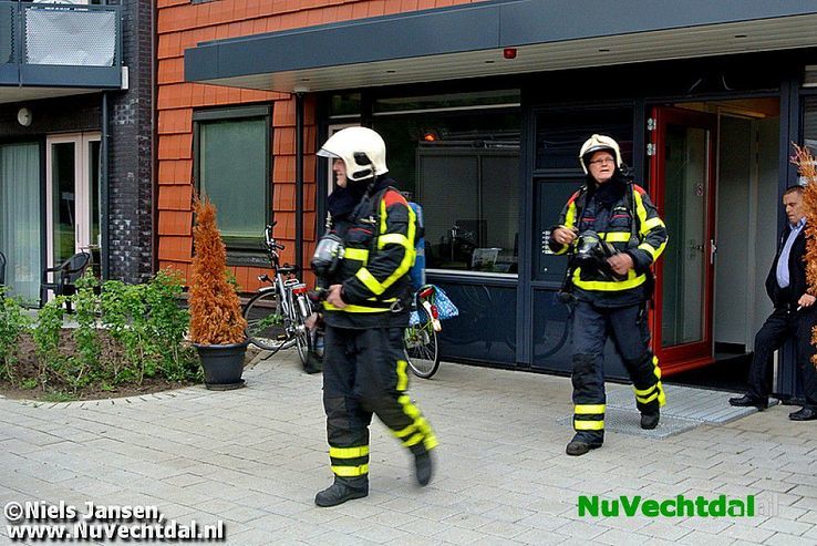 Brandweer rukt uit naar Veldwachterstraat in Dalfsen - Foto: Niels Jansen
