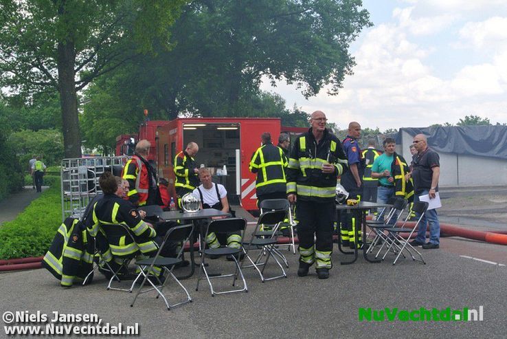 VIDEO Grote brand bij boerderij Muldersstraat Dalfsen - Foto: Niels Jansen