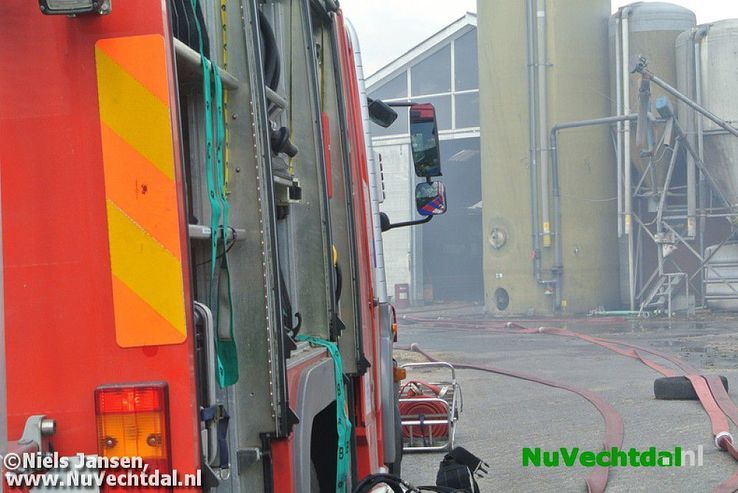 VIDEO Grote brand bij boerderij Muldersstraat Dalfsen - Foto: Niels Jansen