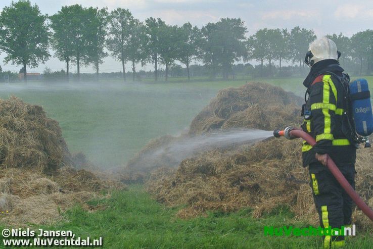 VIDEO Grote brand bij boerderij Muldersstraat Dalfsen - Foto: Niels Jansen