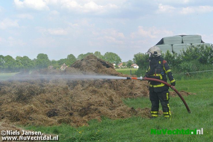 VIDEO Grote brand bij boerderij Muldersstraat Dalfsen - Foto: Niels Jansen