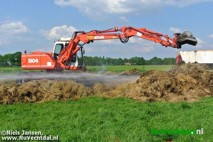 VIDEO Grote brand bij boerderij Muldersstraat Dalfsen - Foto: Niels Jansen