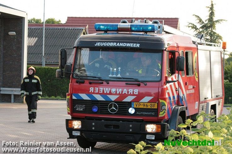 Spectaculair watergevecht Jeugdbrandweer Dalfsen - Foto: Reinier van Assen