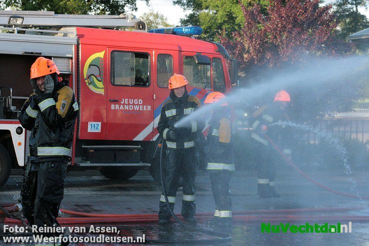 Spectaculair watergevecht Jeugdbrandweer Dalfsen - Foto: Reinier van Assen