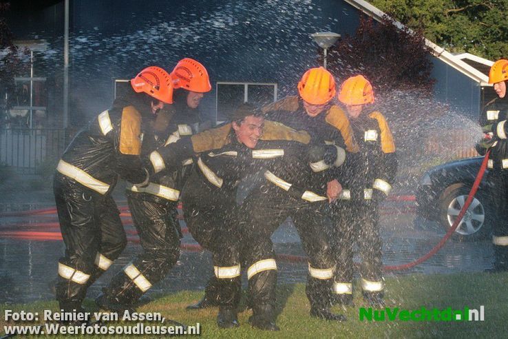 Spectaculair watergevecht Jeugdbrandweer Dalfsen - Foto: Reinier van Assen