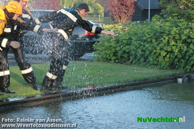 Spectaculair watergevecht Jeugdbrandweer Dalfsen - Foto: Reinier van Assen