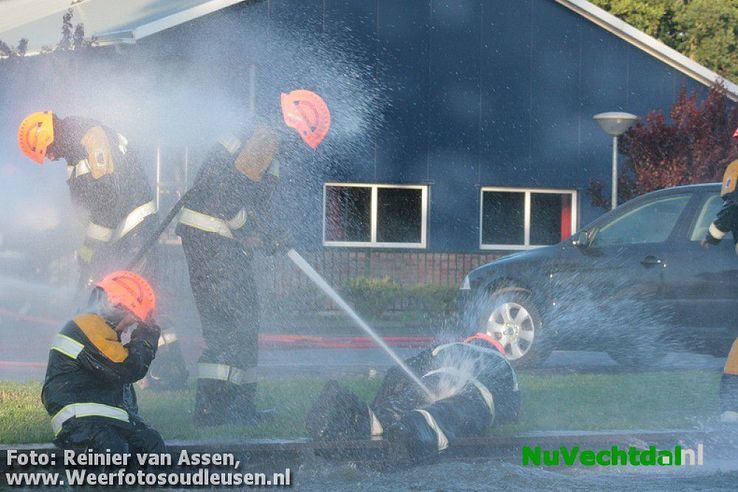 Spectaculair watergevecht Jeugdbrandweer Dalfsen - Foto: Reinier van Assen