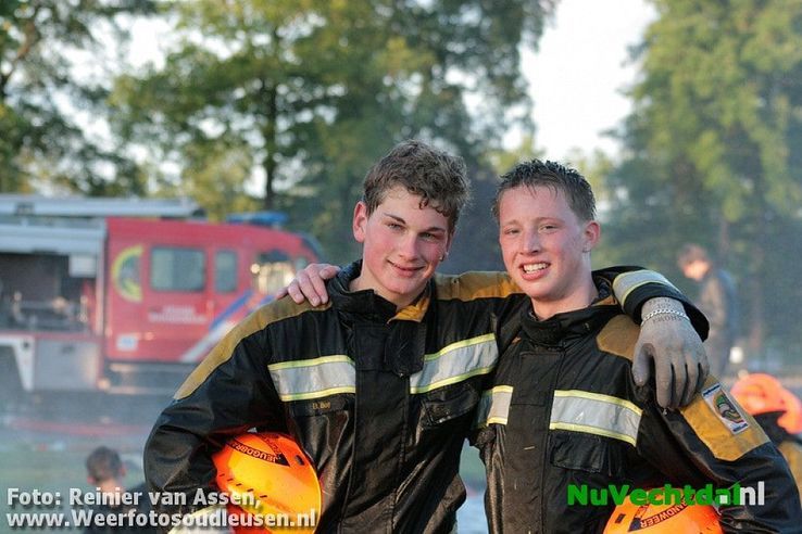 Spectaculair watergevecht Jeugdbrandweer Dalfsen - Foto: Reinier van Assen