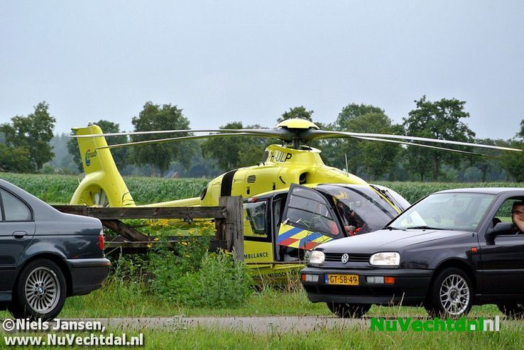 Traumaheli bij dodelijk ongeval Den Hulst Nieuwleusen - Foto: Niels Jansen