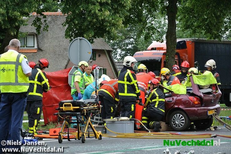 Traumaheli bij dodelijk ongeval Den Hulst Nieuwleusen - Foto: Niels Jansen