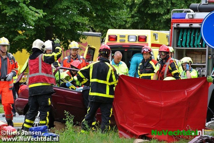 Traumaheli bij dodelijk ongeval Den Hulst Nieuwleusen - Foto: Niels Jansen