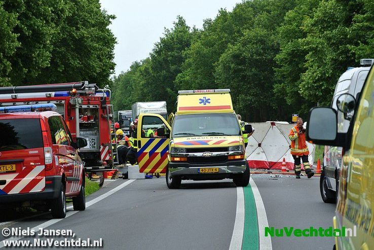 Traumaheli bij dodelijk ongeval Den Hulst Nieuwleusen - Foto: Niels Jansen