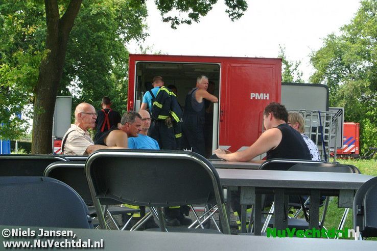 (VIDEO) Zeer grote brand verwoest woningen Oudleusen - Foto: Niels Jansen