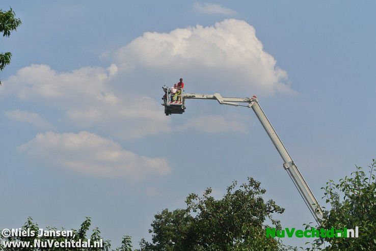 (VIDEO) Zeer grote brand verwoest woningen Oudleusen - Foto: Niels Jansen