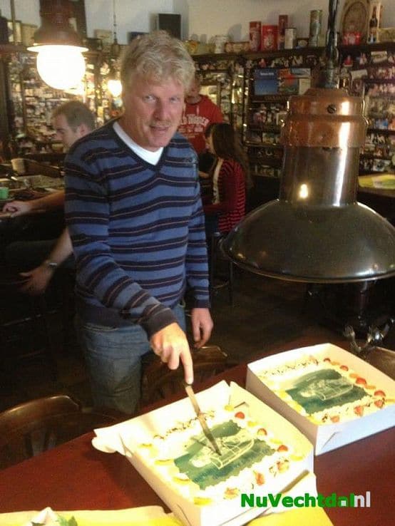 Henry van Ommen 40 jaar lid Aero Club Salland