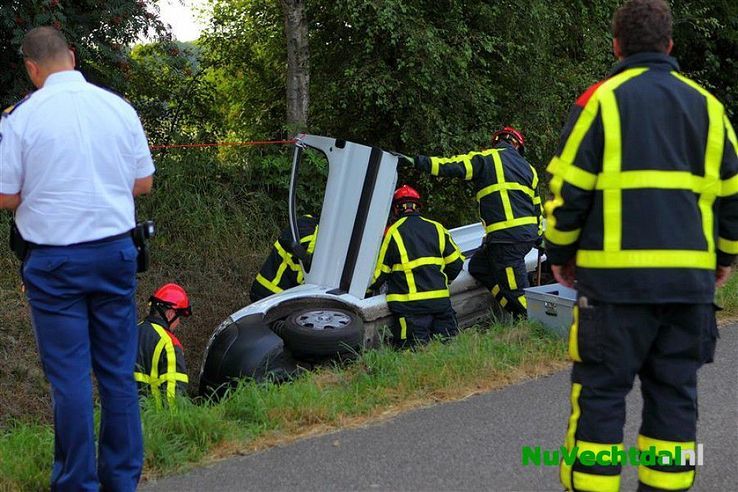 Lichtgewonde bij éénzijdig ongeval Venneweg Dalfsen - Foto: Martin Zwakenberg